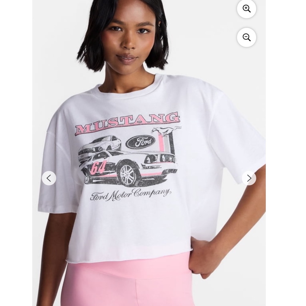 No Boundaries Ford Mustang Graphic Boxy Crop Tee White Small S 4-6 NWT
